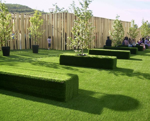 Venta e Instalación de Césped Artificial y Jardines Verticales